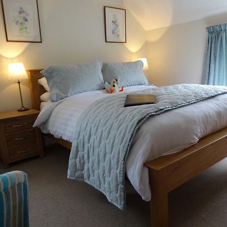 Hunters Croft Bed & Breakfast Sway ภายนอก รูปภาพ