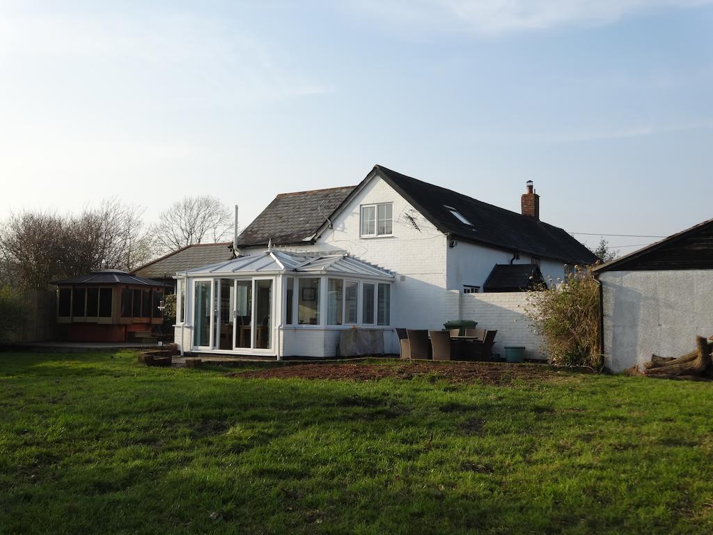 Hunters Croft Bed & Breakfast Sway ภายนอก รูปภาพ