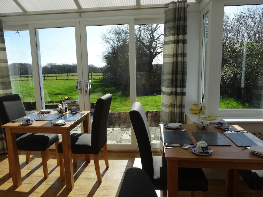 Hunters Croft Bed & Breakfast Sway ภายนอก รูปภาพ