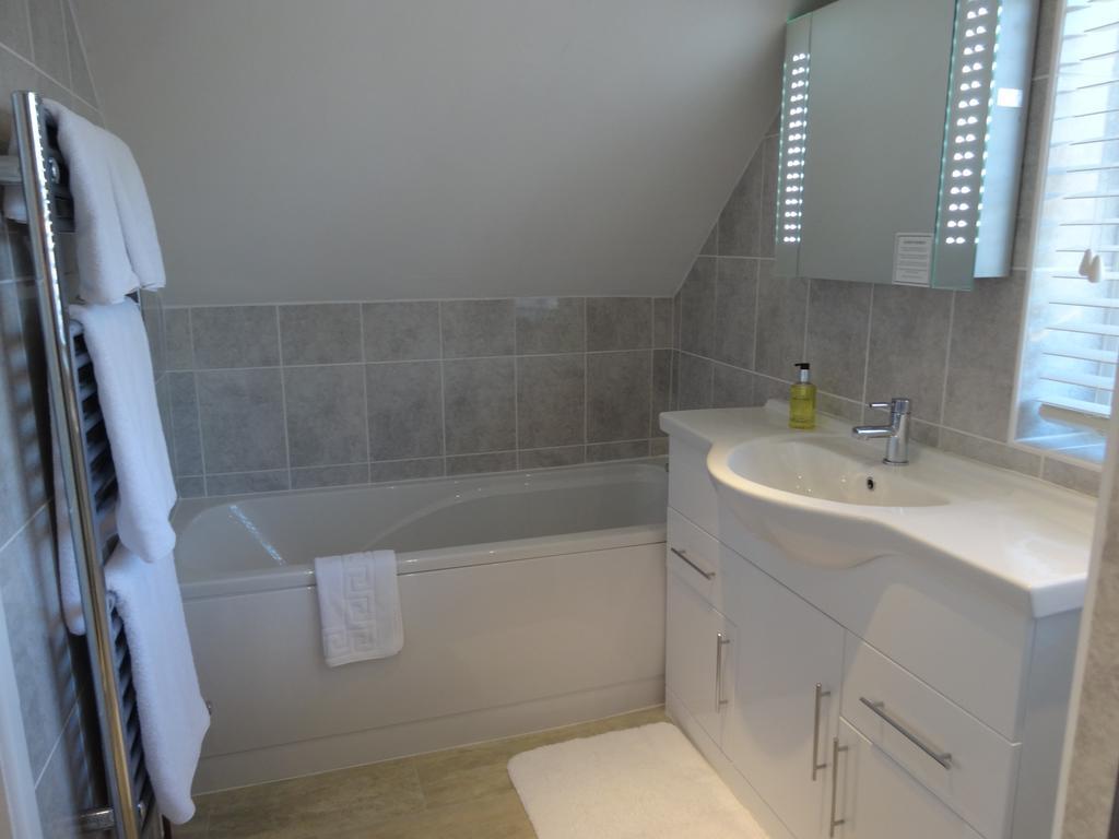 Hunters Croft Bed & Breakfast Sway ภายนอก รูปภาพ