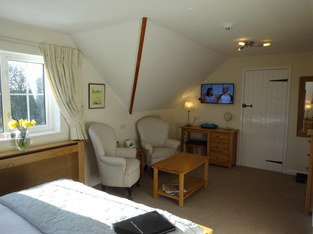 Hunters Croft Bed & Breakfast Sway ภายนอก รูปภาพ